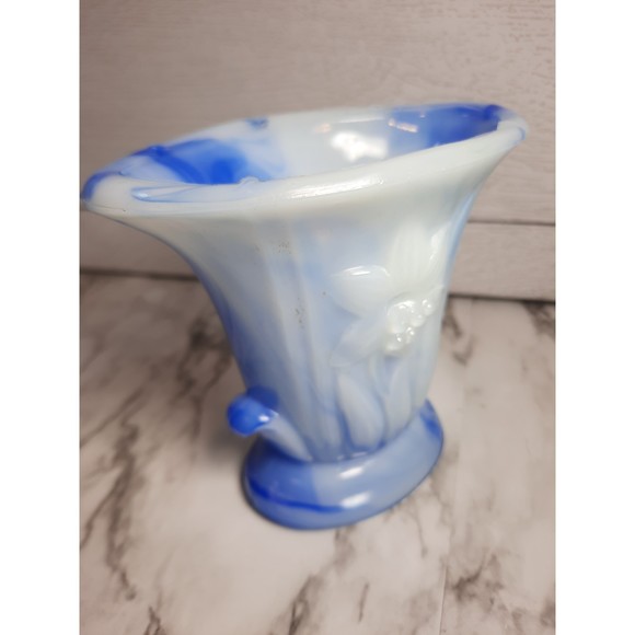 Vintage Blue and White Small Slag Glass Daffodil Vase - Picture 2 of 6